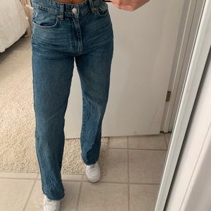 90’s dad jeans in medium blue wash
